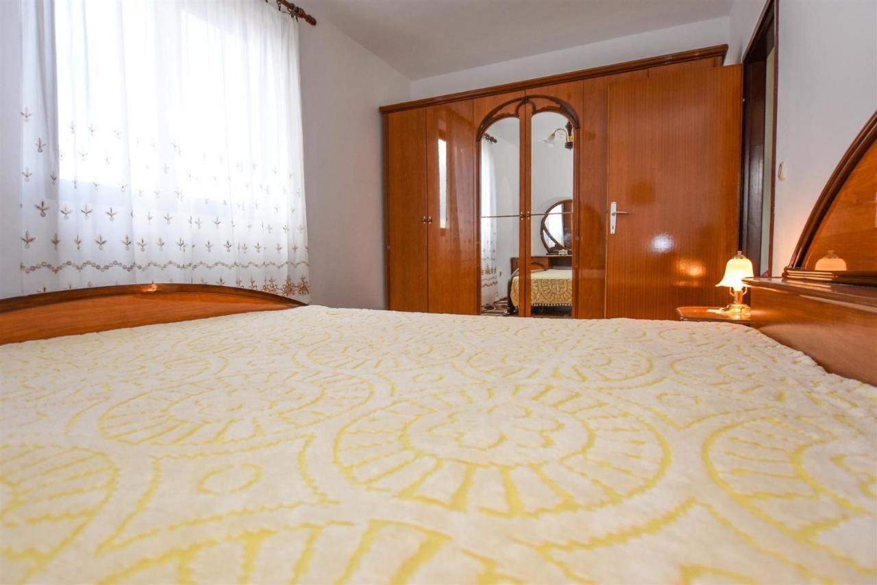 Apartments Rajko Pag Town Exterior photo