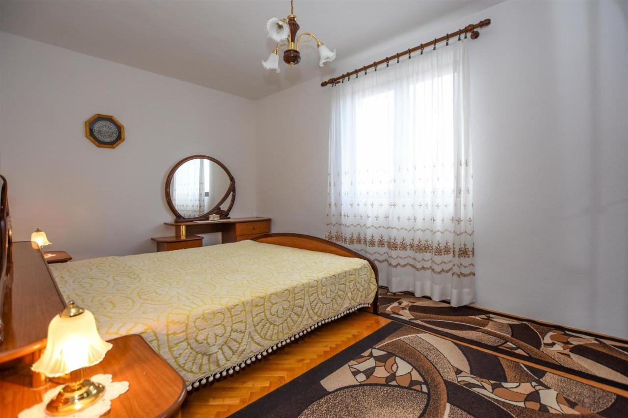 Apartments Rajko Pag Town Exterior photo