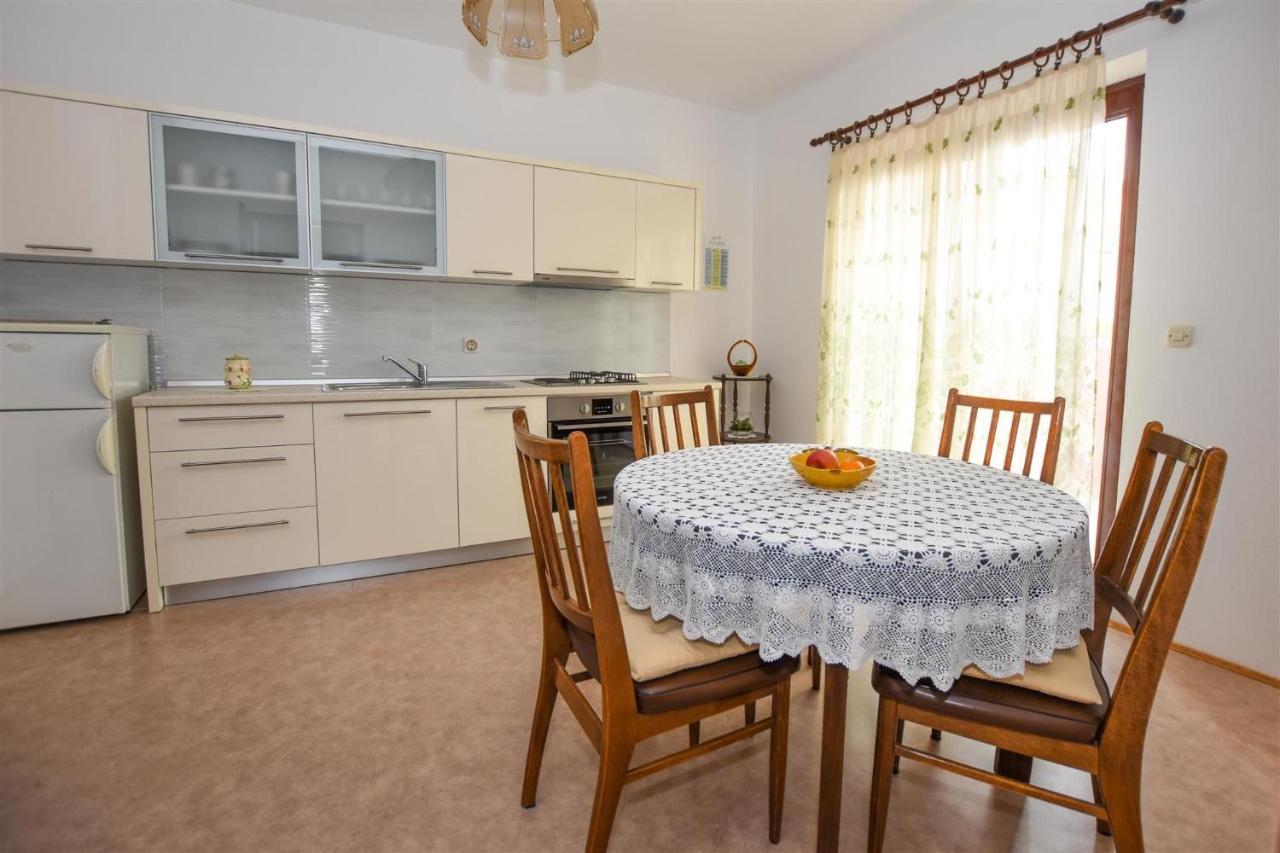 Apartments Rajko Pag Town Exterior photo